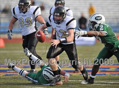 Thumbnail 2 in St. Anthony's vs. Holy Trinity (CHSFL Class AAA Final) photogallery.