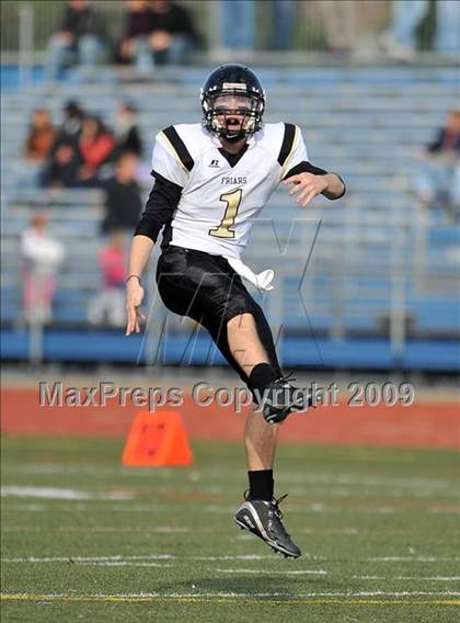 Thumbnail 2 in St. Anthony's vs. Holy Trinity (CHSFL Class AAA Final) photogallery.