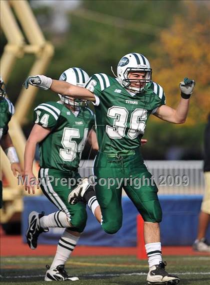 Thumbnail 1 in St. Anthony's vs. Holy Trinity (CHSFL Class AAA Final) photogallery.