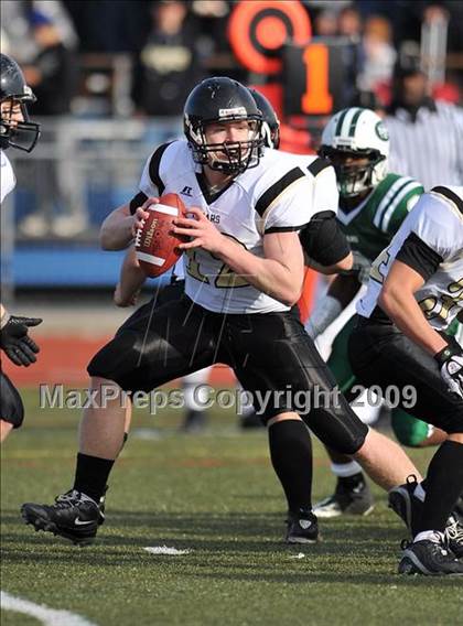 Thumbnail 1 in St. Anthony's vs. Holy Trinity (CHSFL Class AAA Final) photogallery.