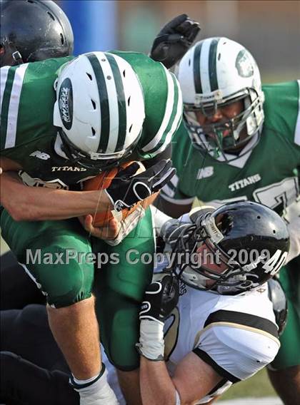 Thumbnail 3 in St. Anthony's vs. Holy Trinity (CHSFL Class AAA Final) photogallery.