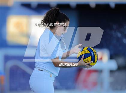 Thumbnail 2 in Taft vs Granada Hills Charter photogallery.
