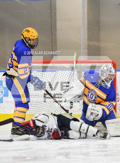 Thumbnail 1 in Queensbury vs. Skaneateles (NYSPHSAA Final) photogallery.