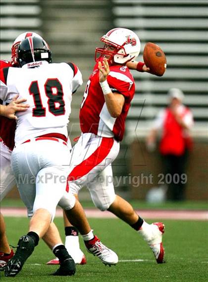 Thumbnail 3 in Oak Hills vs. La Salle (Skyline Crosstown Showdown) photogallery.