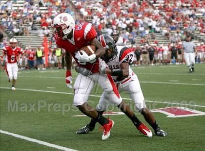 Thumbnail 3 in Oak Hills vs. La Salle (Skyline Crosstown Showdown) photogallery.