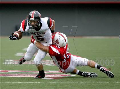 Thumbnail 2 in Oak Hills vs. La Salle (Skyline Crosstown Showdown) photogallery.