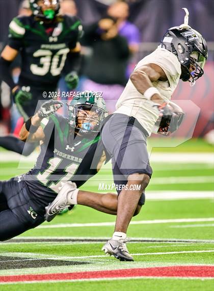 Thumbnail 3 in Iowa Colony vs. Randle (UIL 5A D2 Football Quarterfinal) photogallery.