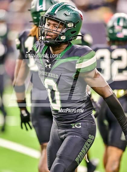 Thumbnail 2 in Iowa Colony vs. Randle (UIL 5A D2 Football Quarterfinal) photogallery.