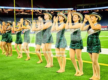 Thumbnail 2 in Iowa Colony vs. Randle (UIL 5A D2 Football Quarterfinal) photogallery.