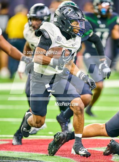 Thumbnail 1 in Iowa Colony vs. Randle (UIL 5A D2 Football Quarterfinal) photogallery.