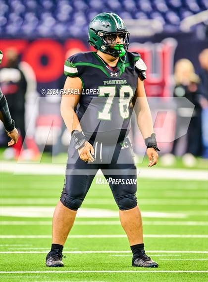 Thumbnail 1 in Iowa Colony vs. Randle (UIL 5A D2 Football Quarterfinal) photogallery.