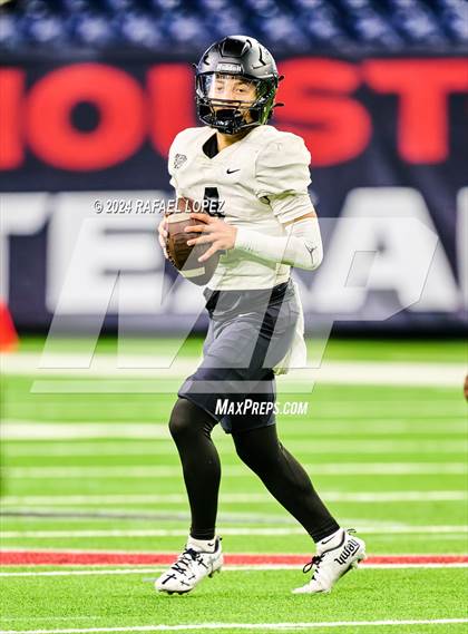 Thumbnail 2 in Iowa Colony vs. Randle (UIL 5A D2 Football Quarterfinal) photogallery.