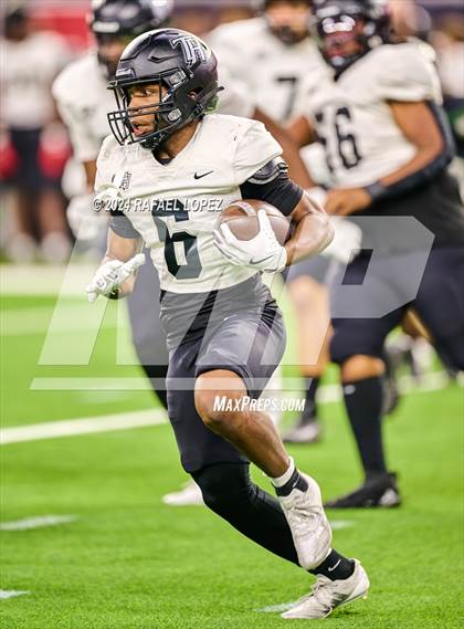 Thumbnail 1 in Iowa Colony vs. Randle (UIL 5A D2 Football Quarterfinal) photogallery.