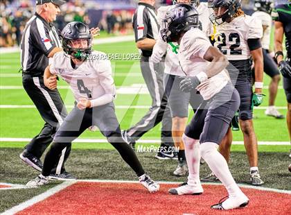 Thumbnail 2 in Iowa Colony vs. Randle (UIL 5A D2 Football Quarterfinal) photogallery.