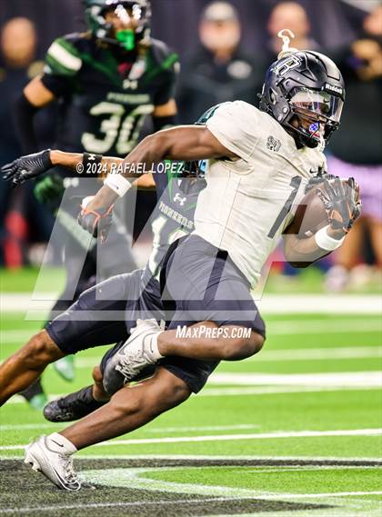Thumbnail 2 in Iowa Colony vs. Randle (UIL 5A D2 Football Quarterfinal) photogallery.