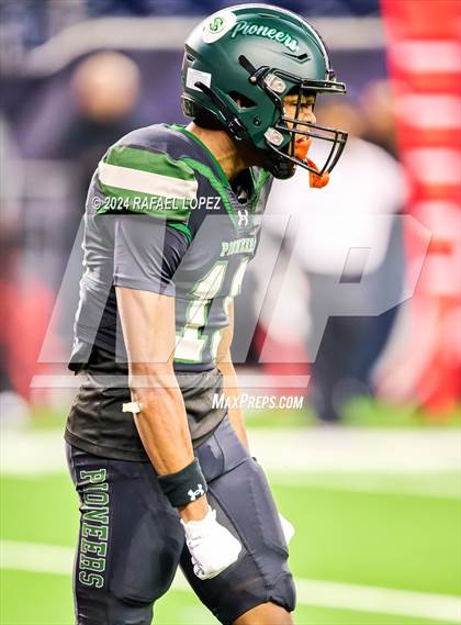 Thumbnail 2 in Iowa Colony vs. Randle (UIL 5A D2 Football Quarterfinal) photogallery.