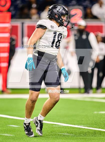 Thumbnail 1 in Iowa Colony vs. Randle (UIL 5A D2 Football Quarterfinal) photogallery.