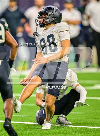 Thumbnail 1 in Iowa Colony vs. Randle (UIL 5A D2 Football Quarterfinal) photogallery.