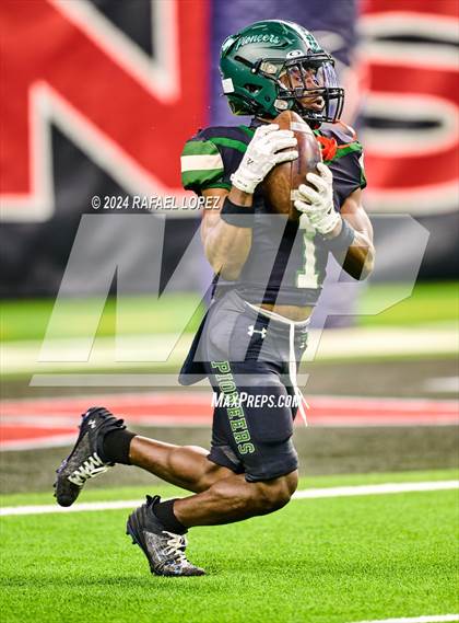 Thumbnail 2 in Iowa Colony vs. Randle (UIL 5A D2 Football Quarterfinal) photogallery.