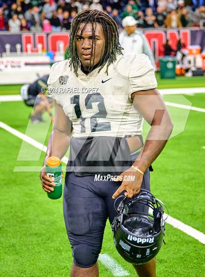 Thumbnail 2 in Iowa Colony vs. Randle (UIL 5A D2 Football Quarterfinal) photogallery.