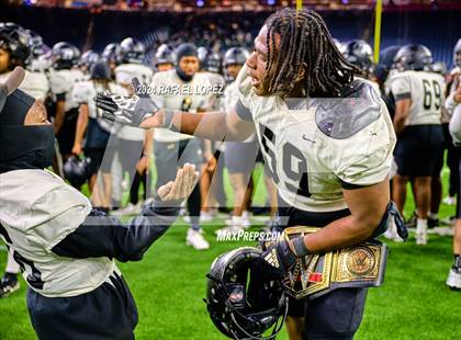 Thumbnail 2 in Iowa Colony vs. Randle (UIL 5A D2 Football Quarterfinal) photogallery.