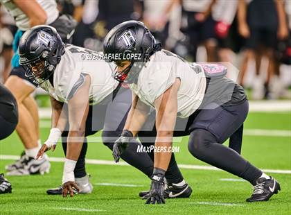 Thumbnail 2 in Iowa Colony vs. Randle (UIL 5A D2 Football Quarterfinal) photogallery.