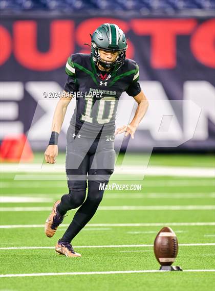 Thumbnail 1 in Iowa Colony vs. Randle (UIL 5A D2 Football Quarterfinal) photogallery.