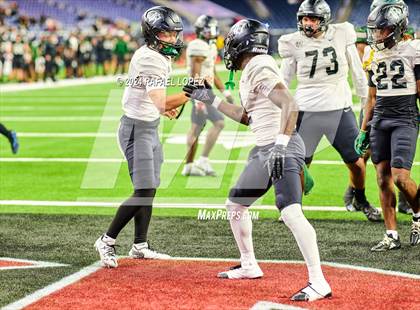 Thumbnail 1 in Iowa Colony vs. Randle (UIL 5A D2 Football Quarterfinal) photogallery.