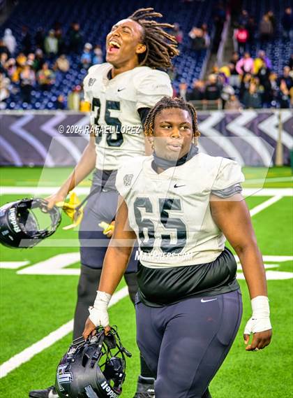 Thumbnail 1 in Iowa Colony vs. Randle (UIL 5A D2 Football Quarterfinal) photogallery.
