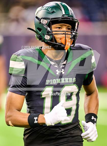 Thumbnail 3 in Iowa Colony vs. Randle (UIL 5A D2 Football Quarterfinal) photogallery.