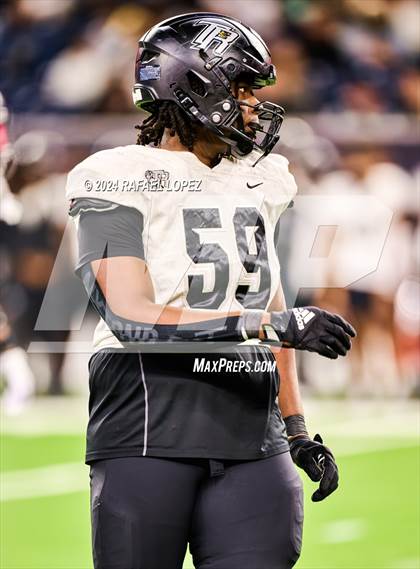Thumbnail 1 in Iowa Colony vs. Randle (UIL 5A D2 Football Quarterfinal) photogallery.