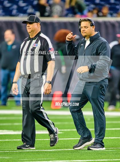 Thumbnail 3 in Iowa Colony vs. Randle (UIL 5A D2 Football Quarterfinal) photogallery.