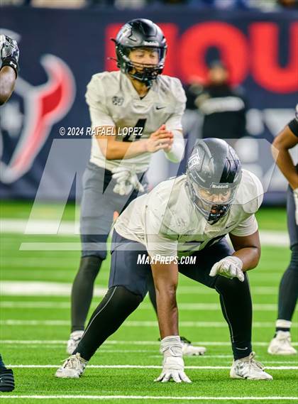 Thumbnail 1 in Iowa Colony vs. Randle (UIL 5A D2 Football Quarterfinal) photogallery.