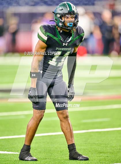 Thumbnail 2 in Iowa Colony vs. Randle (UIL 5A D2 Football Quarterfinal) photogallery.