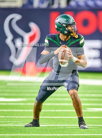 Thumbnail 1 in Iowa Colony vs. Randle (UIL 5A D2 Football Quarterfinal) photogallery.
