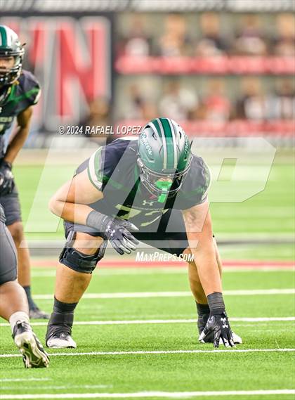 Thumbnail 2 in Iowa Colony vs. Randle (UIL 5A D2 Football Quarterfinal) photogallery.
