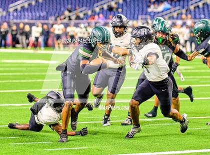 Thumbnail 1 in Iowa Colony vs. Randle (UIL 5A D2 Football Quarterfinal) photogallery.