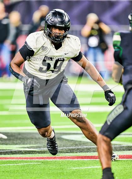 Thumbnail 1 in Iowa Colony vs. Randle (UIL 5A D2 Football Quarterfinal) photogallery.