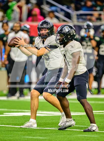 Thumbnail 3 in Iowa Colony vs. Randle (UIL 5A D2 Football Quarterfinal) photogallery.