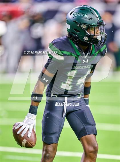 Thumbnail 3 in Iowa Colony vs. Randle (UIL 5A D2 Football Quarterfinal) photogallery.