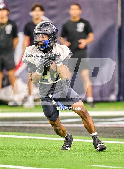 Thumbnail 1 in Iowa Colony vs. Randle (UIL 5A D2 Football Quarterfinal) photogallery.