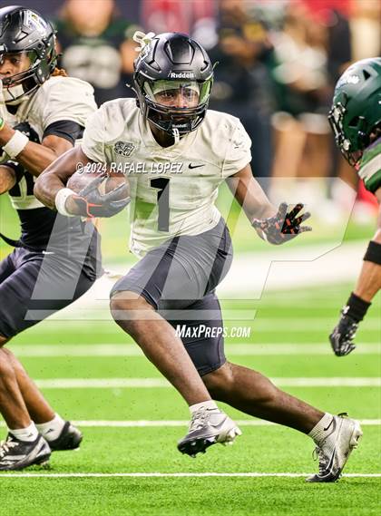 Thumbnail 3 in Iowa Colony vs. Randle (UIL 5A D2 Football Quarterfinal) photogallery.
