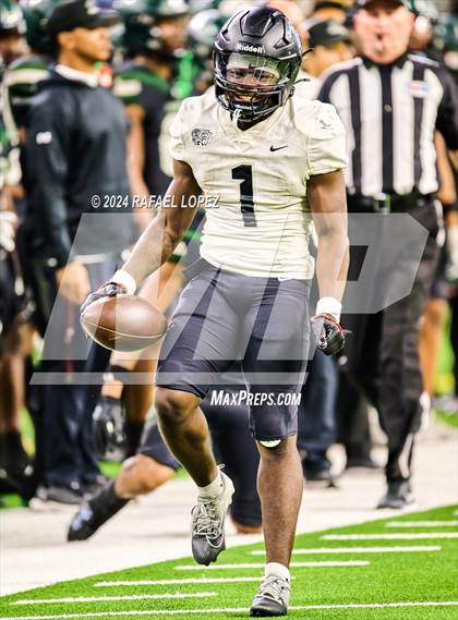 Thumbnail 2 in Iowa Colony vs. Randle (UIL 5A D2 Football Quarterfinal) photogallery.