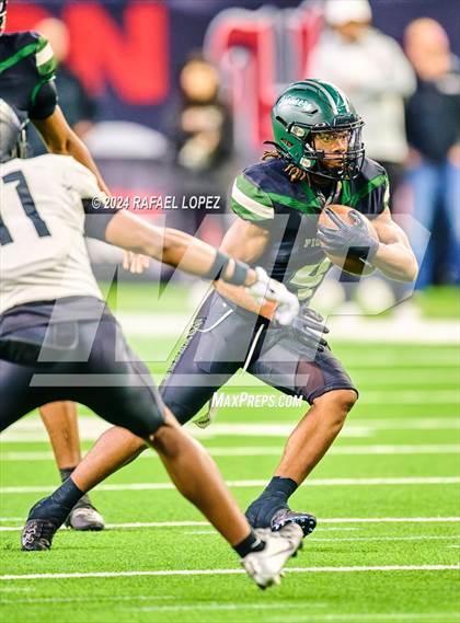 Thumbnail 1 in Iowa Colony vs. Randle (UIL 5A D2 Football Quarterfinal) photogallery.