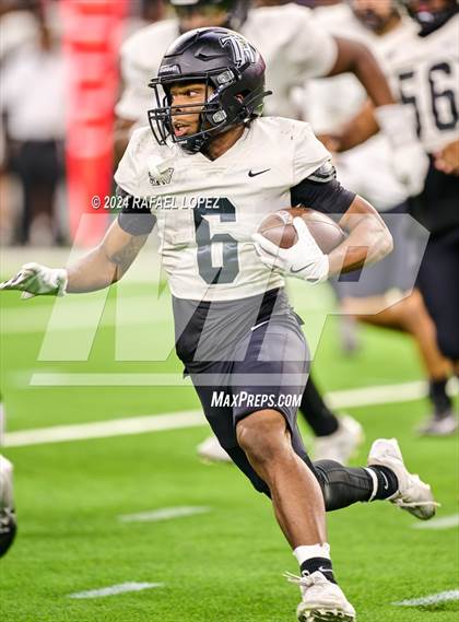 Thumbnail 2 in Iowa Colony vs. Randle (UIL 5A D2 Football Quarterfinal) photogallery.