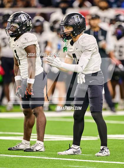 Thumbnail 3 in Iowa Colony vs. Randle (UIL 5A D2 Football Quarterfinal) photogallery.