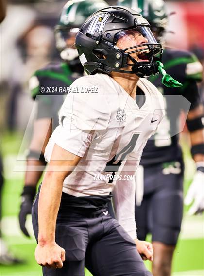 Thumbnail 1 in Iowa Colony vs. Randle (UIL 5A D2 Football Quarterfinal) photogallery.