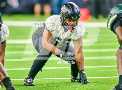 Thumbnail 1 in Iowa Colony vs. Randle (UIL 5A D2 Football Quarterfinal) photogallery.
