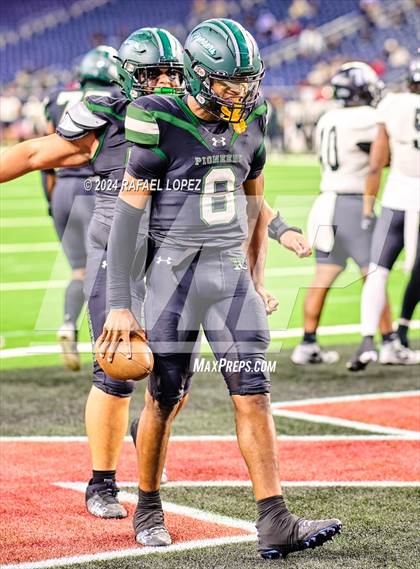 Thumbnail 1 in Iowa Colony vs. Randle (UIL 5A D2 Football Quarterfinal) photogallery.