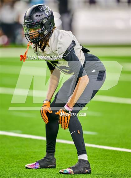 Thumbnail 1 in Iowa Colony vs. Randle (UIL 5A D2 Football Quarterfinal) photogallery.
